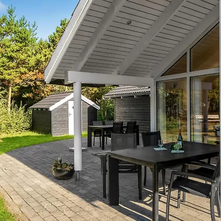 Holiday home Awesome In Romo With Kitchen